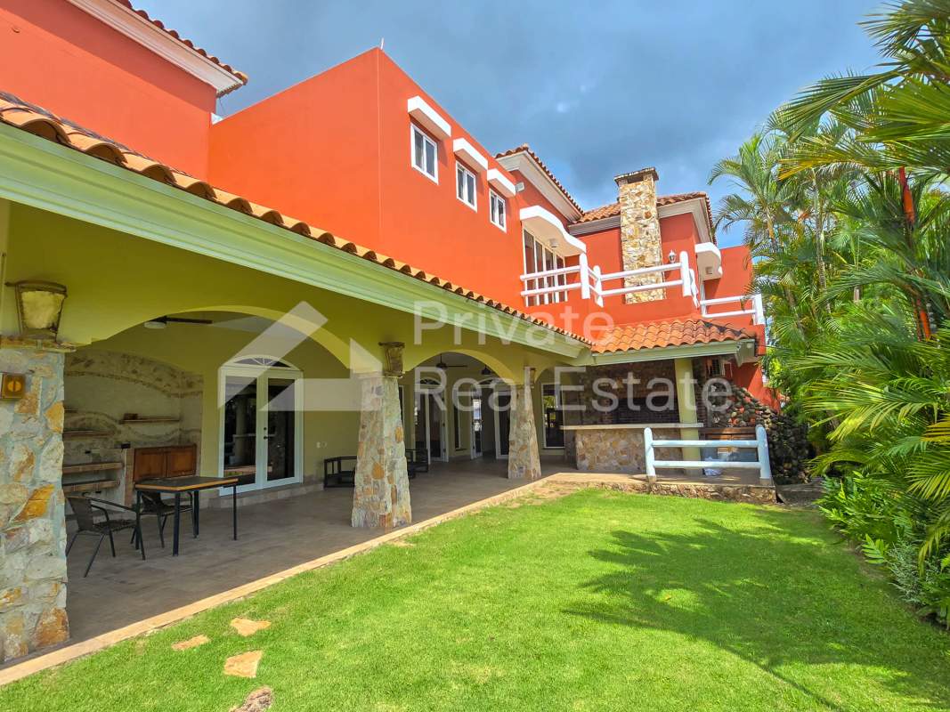 Venetta Cucina Italian kitchen modern granite countertops luxury house San Francisco Panama