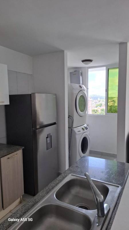 3BR Apartment with Pool For Rent PH Metropolitan Via España