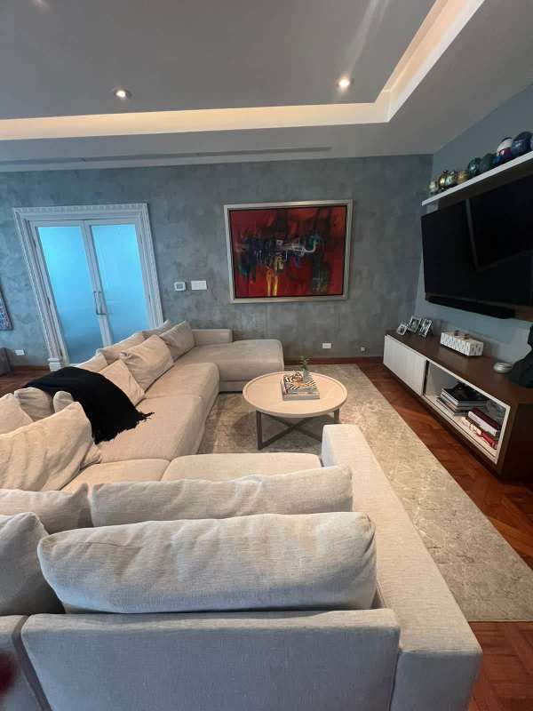 Spacious traditional kitchen with granite island, stainless appliances in PH Bahia Esmeralda