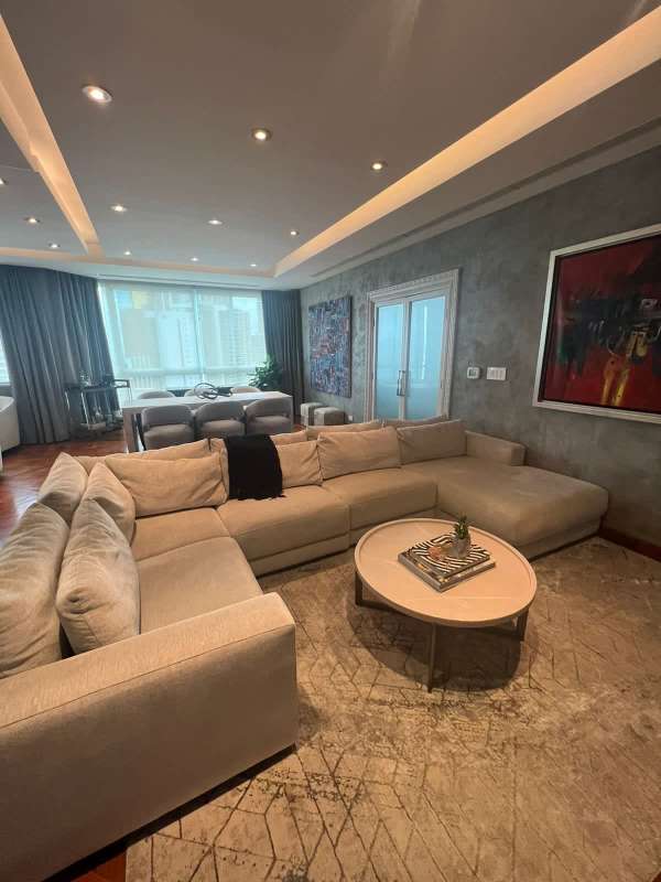 Luxurious master suite with walk-in closet and office area in PH Bahia Esmeralda