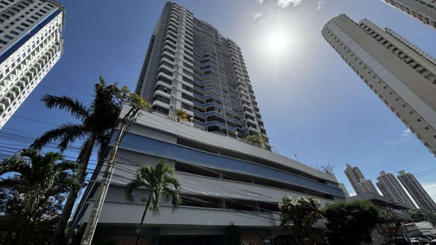 Balcony enclosed sunroom with panoramic views in PH San Francisco Bay Panama City