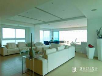 3BR Beachfront Condo Bijao PH Balboa Oceanview