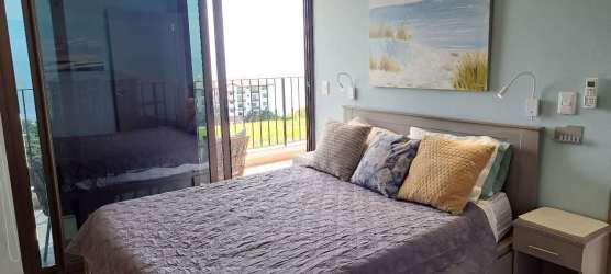 Modern bathroom with walk-in shower, mirror, sink in PH Playa Ensenada San Carlos Panama