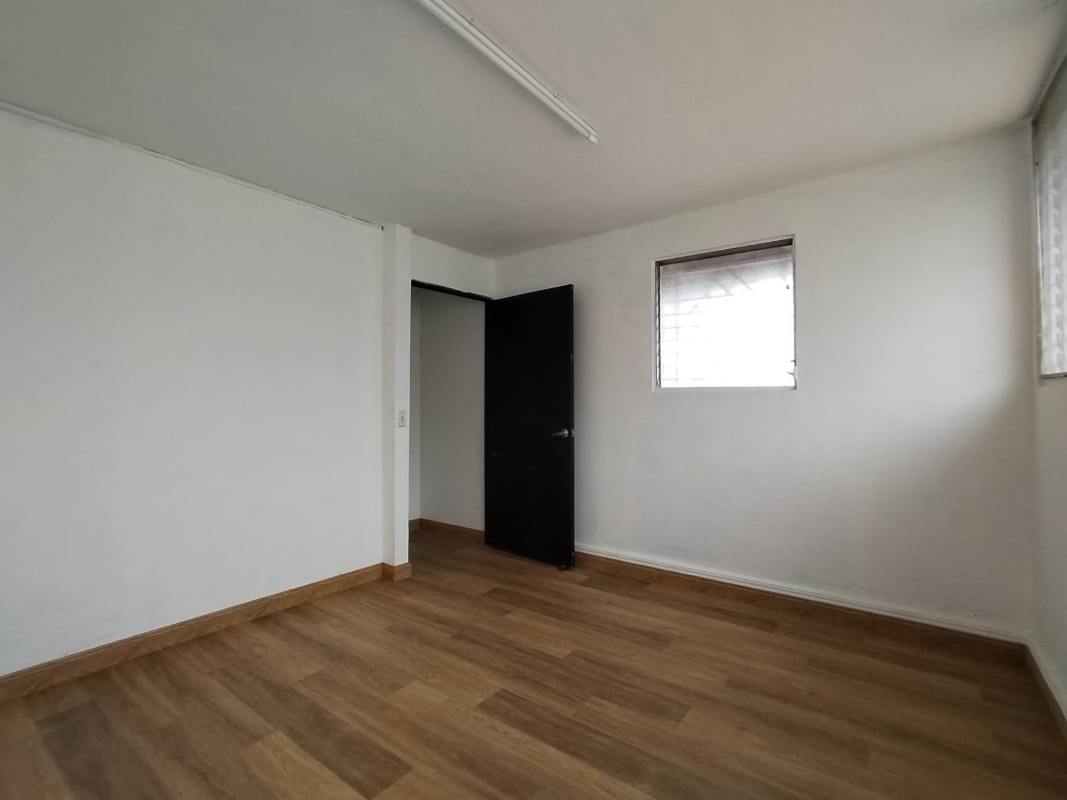 Bright unfurnished office room with natural light Villa Cáceres Panama City