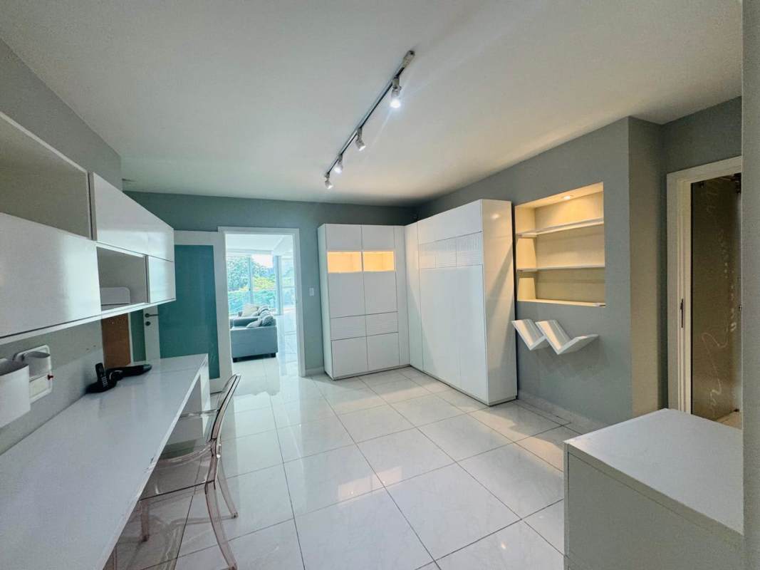 Kitchen in luxury Allure at the Park condo with granite counters and stainless appliances Panama City