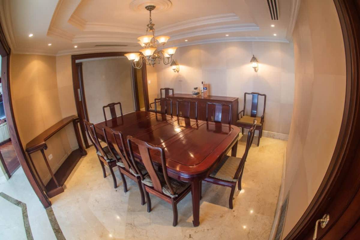 Master bathroom featuring double vanity sinks, bathtub and glass shower PH Condesa del Mar Panama City