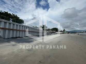 Beachfront plot with direct ocean access suitable for luxury villa or hotel development in Panama