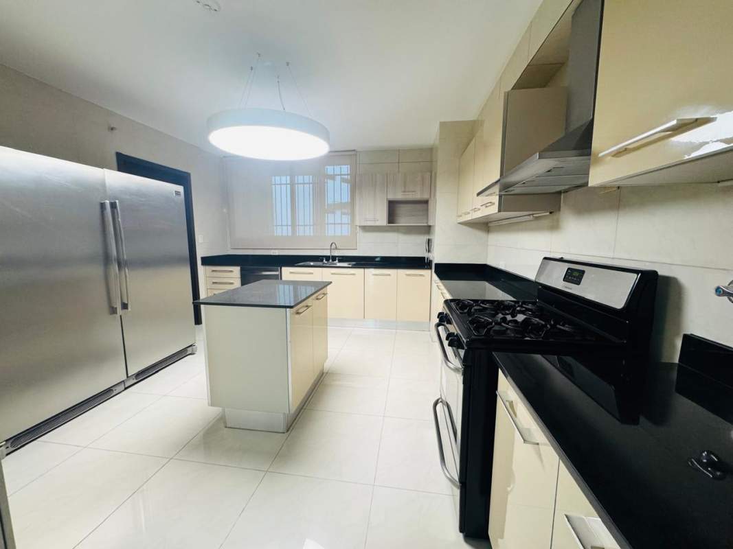 Master bedroom with park views and ensuite in Allure at The Park Bella Vista Panama