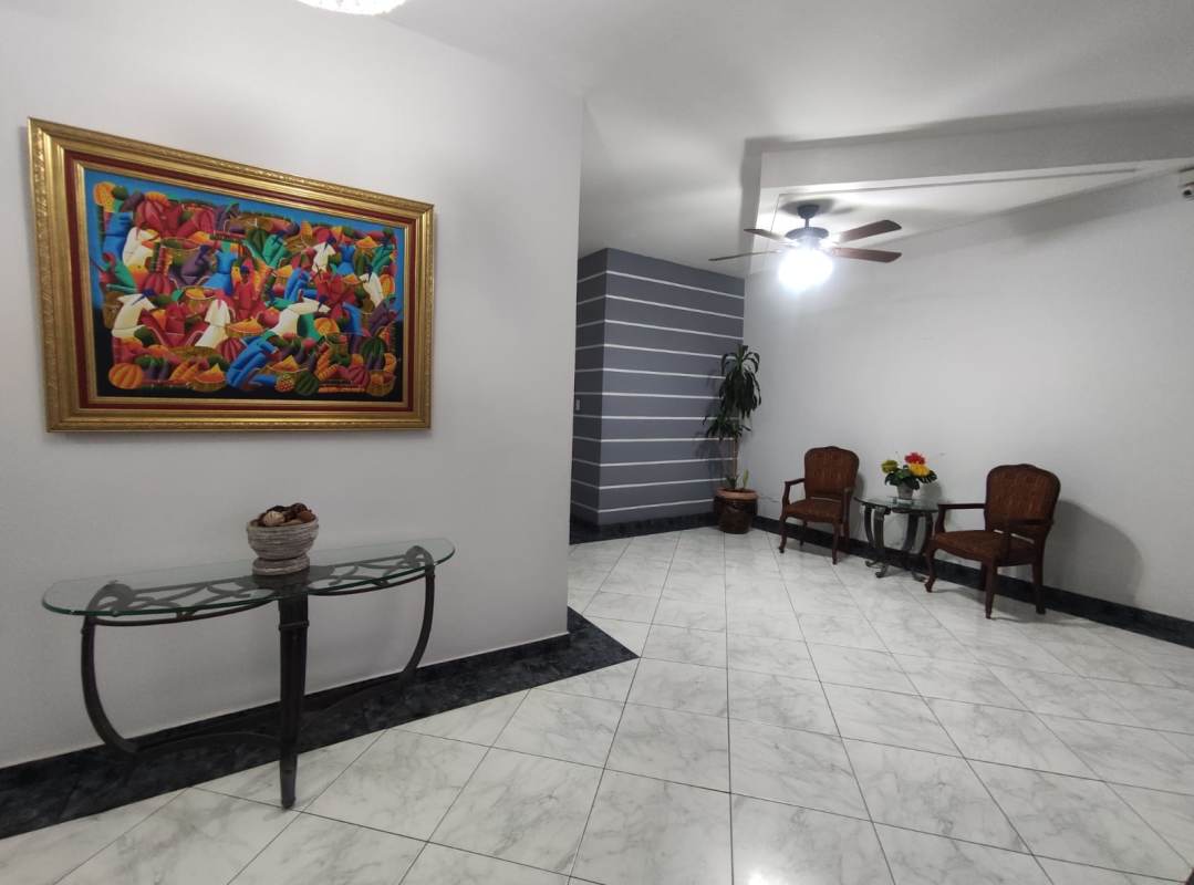 Bright secondary bedroom with built-in closet tiled floor PH Vista Serena Panama City