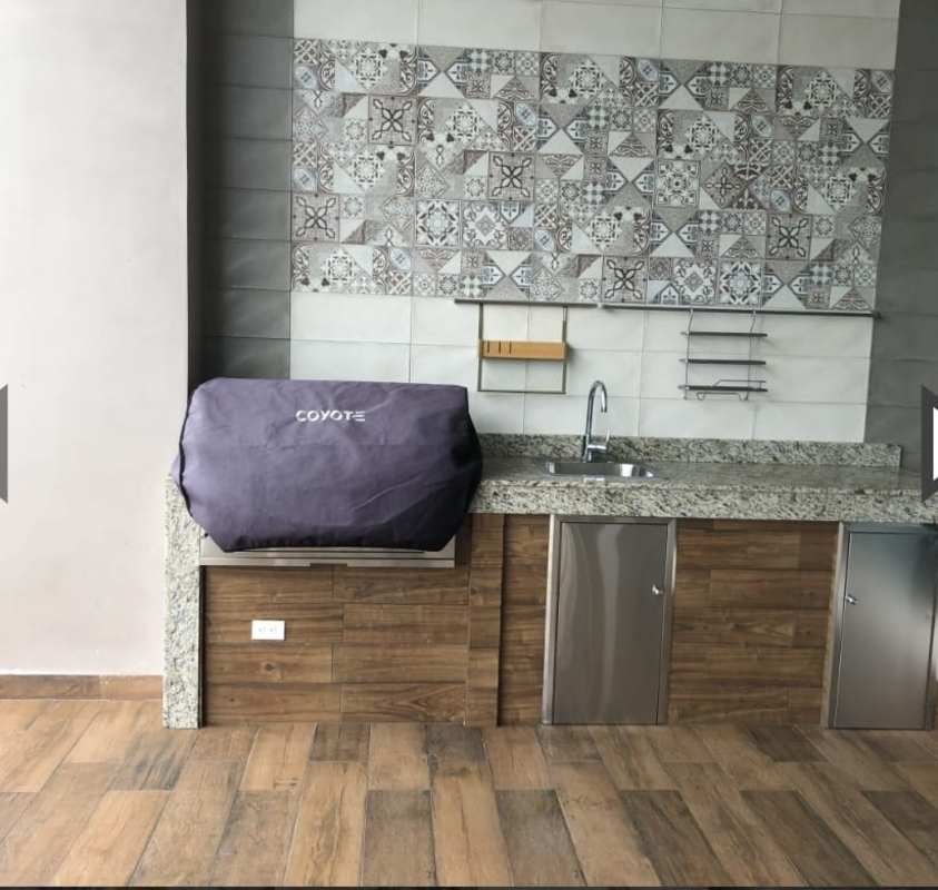 Infinity swimming pool facing ocean and city skyline in PH Mirador Costa del Este Panama