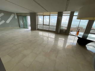 Apartment for Sale in San Francisco - 3 bedrooms