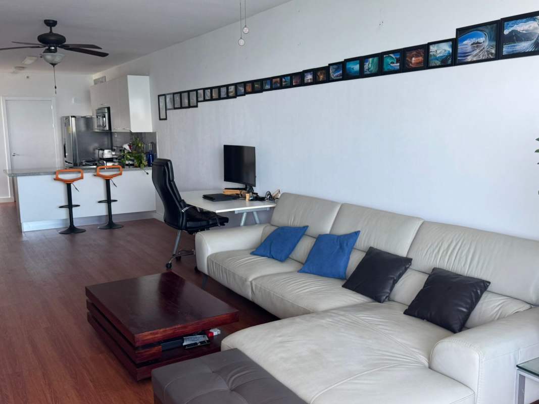 Remodeled American kitchen with granite countertops and stainless appliances at PH White Tower Panama City