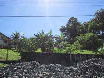 Loft sleeping area with exposed concrete in house for sale Omar Torrijos Vista Alegre