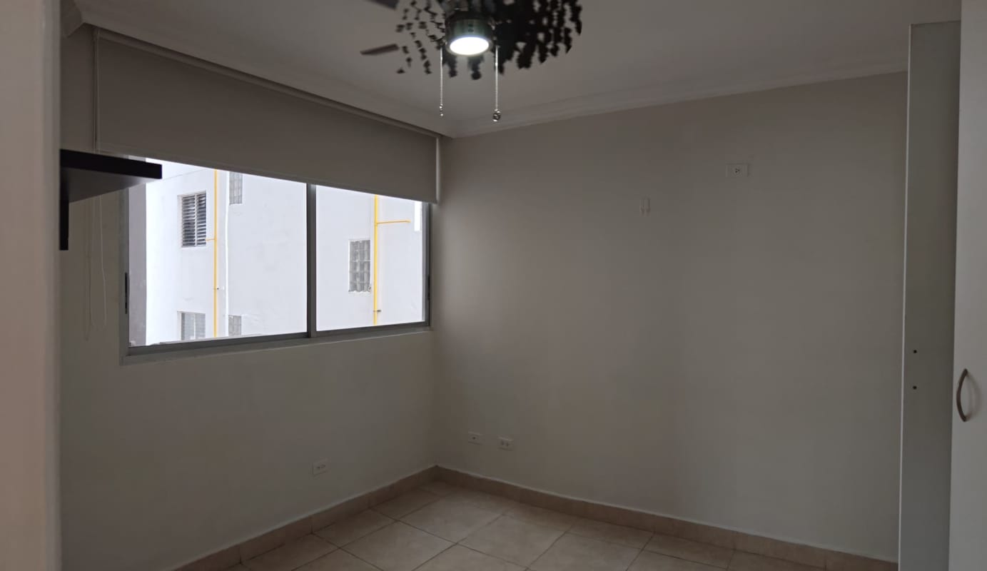 Modern bathroom with walk-in glass shower in San Francisco Bay Tower Panama apartment