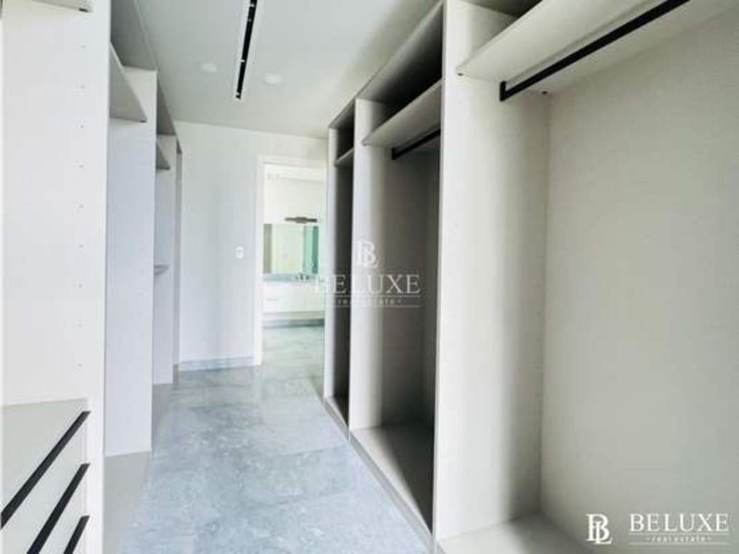 Spacious bathroom with double vanity and glass shower PH Upper East Panama