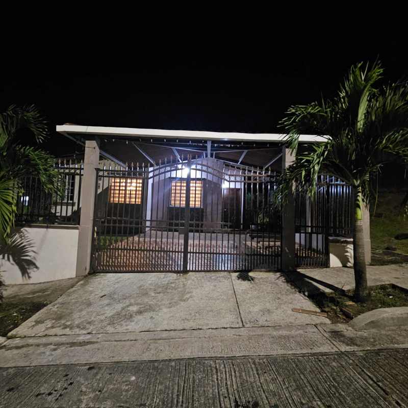 Spacious 3BR House with Terrace for Sale Vista del Valle Villa Lucre