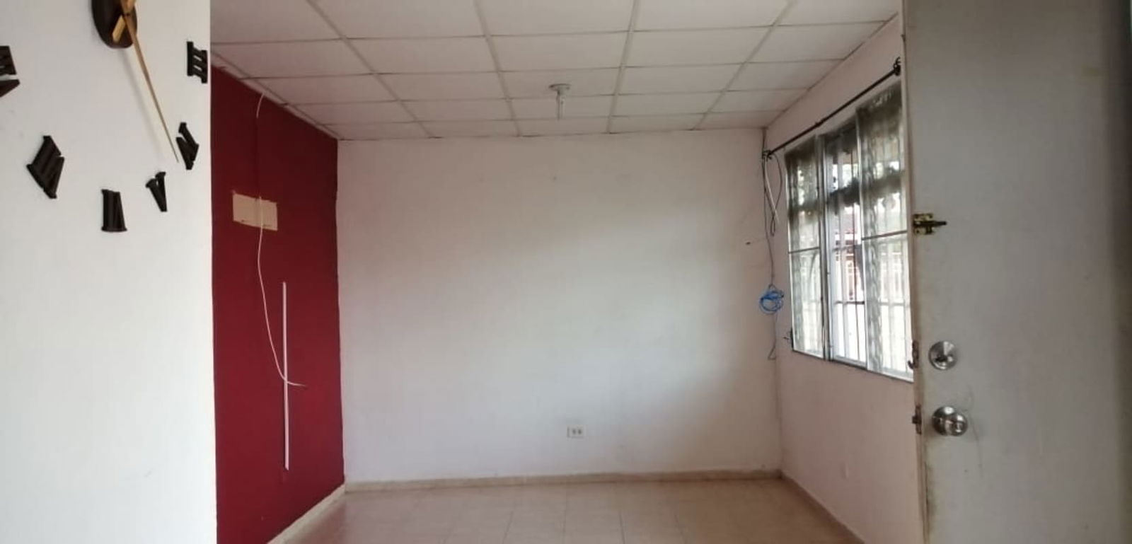 Private entrance to annex apartment included in Santa Isabel Pacora corner house for sale