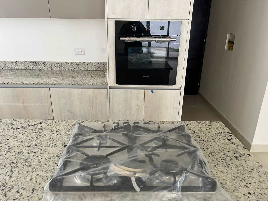 Large master bedroom with built-in closet ceramic floors Villasur Costa Sur Panama