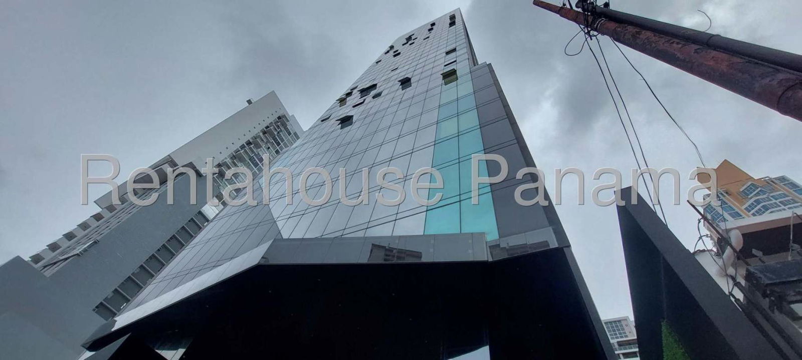 Swimming pool with lounge area and stunning city views in PH Jade San Francisco Panama