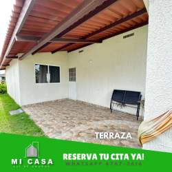 Tiled front porch and entrance of 3-bedroom rental house in Penonomé Residencial Palo Alto