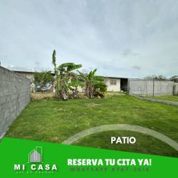 Simple bedroom with single bed, window, tile floor in Residencial Palo Alto Penonomé home
