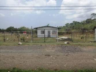 Single-story rural house with large fenced garden in El Celaje Chame Panama