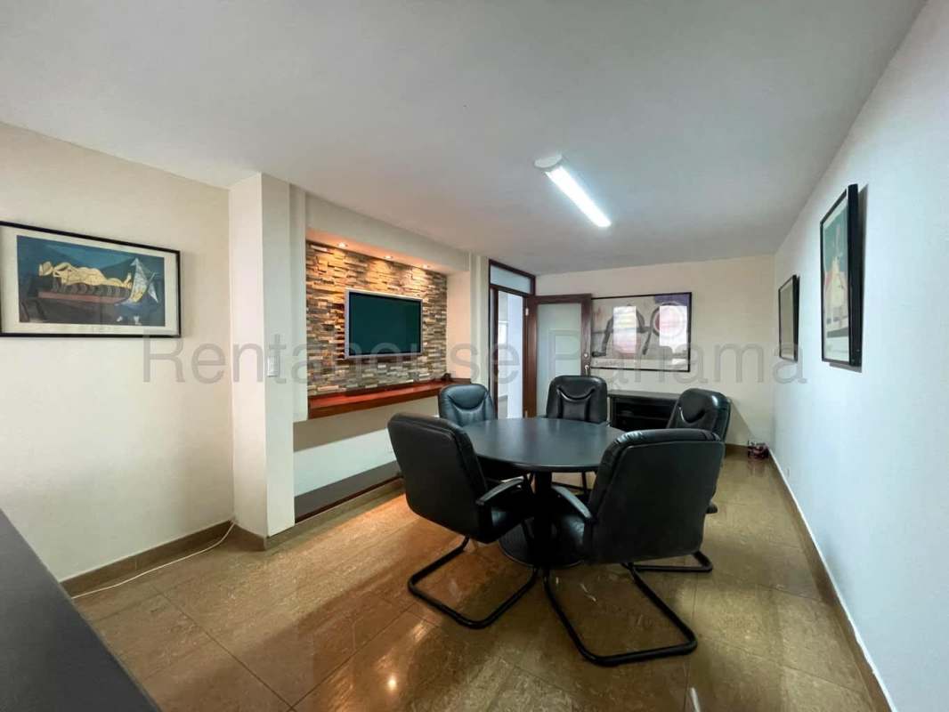Large formal dining area with marble floors in 4 bedroom Obarrio house for rent