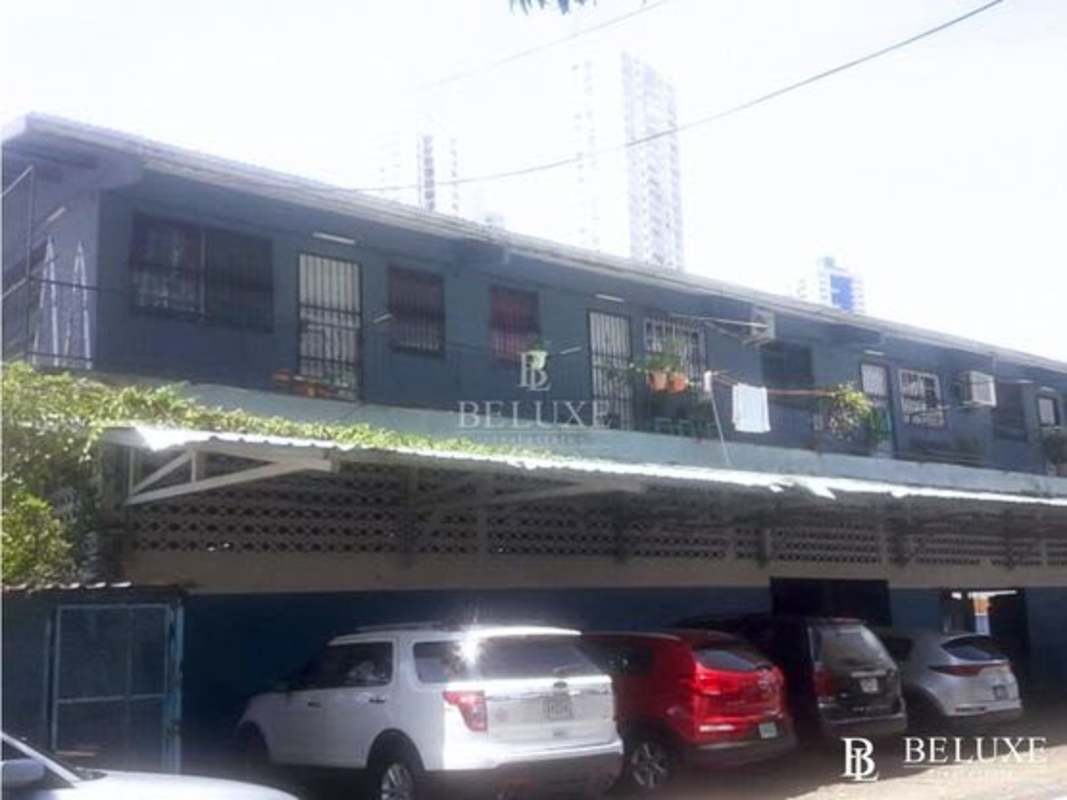 Interior view warehouse with mezzanine and private offices in Parque Lefevre Panama