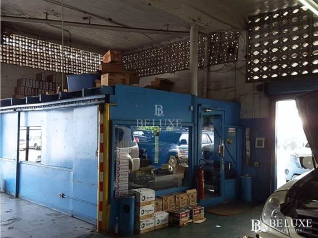 Automotive workshop area spacious with equipment and tools Panama City