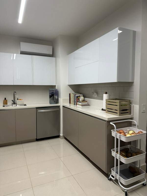 Home bar with wood cabinet, wine storage in PH Bali Costa del Este Panama