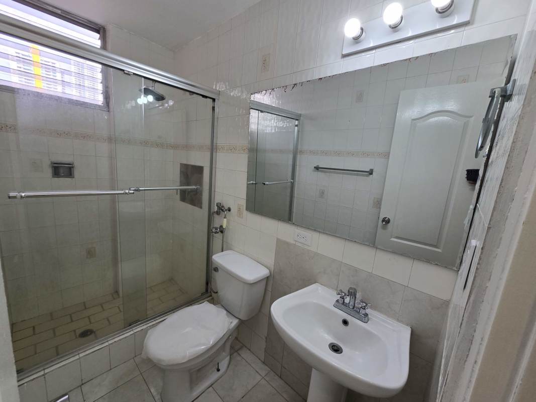 Spacious 2BR 3BA Apartment PH Ocean View San Francisco