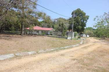 Residential wooded lot ready for construction inside Valle de Toscana gated community in El Retiro Antón Panama