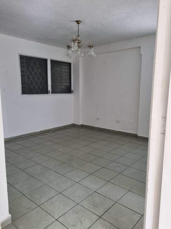 Unfurnished living room ceramic tile rent apartment Tocumen Panama