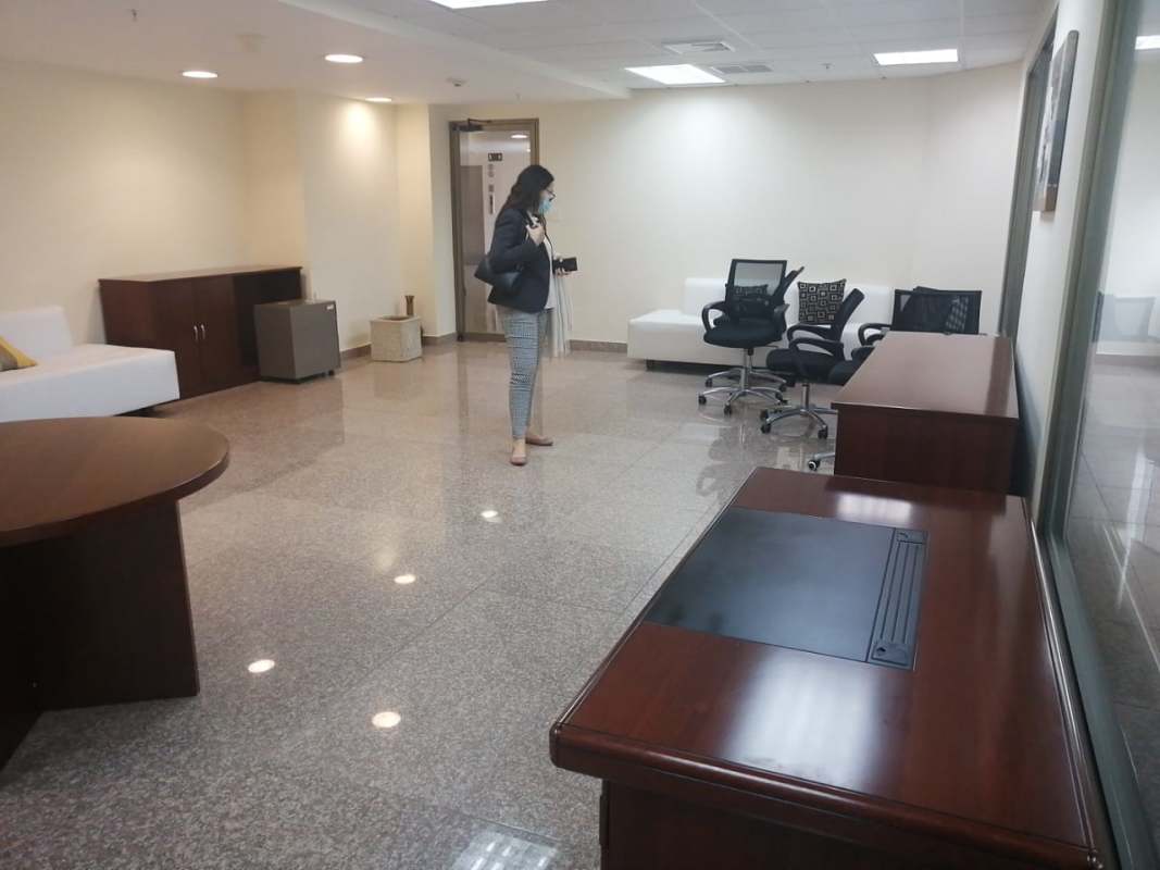 Meeting room with glass-top desks, chairs Panama Costa del Este Financial Park