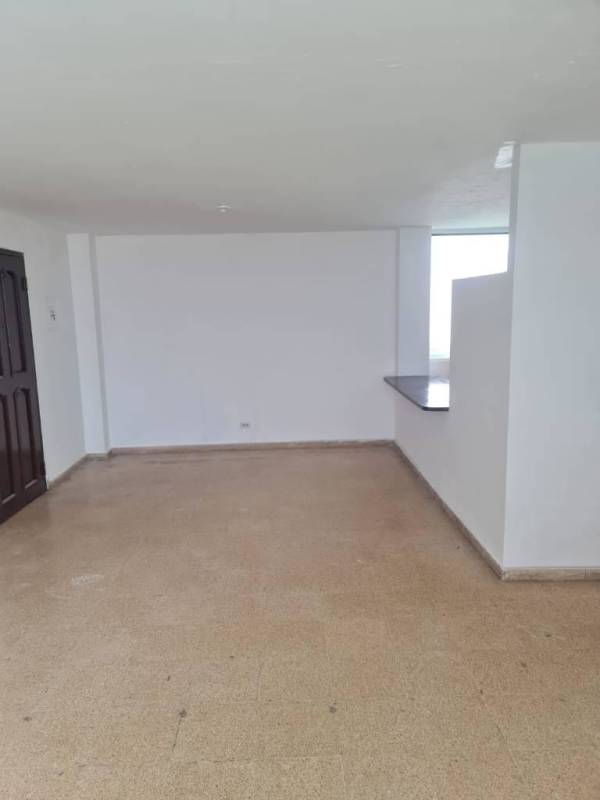 Simple bathroom with tiled walk-in shower and toilet at PH Octubre Plaza Panama
