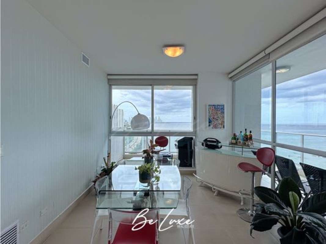 Fully equipped contemporary kitchen with granite countertops in PH Oceanaire Panama