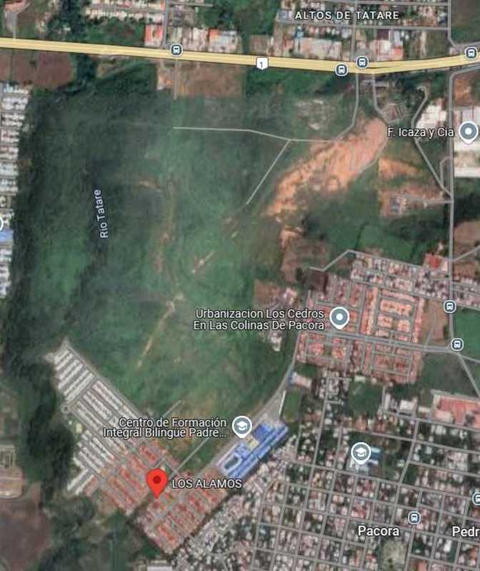 Street corner view near house for sale Los Álamos Pacora Panama