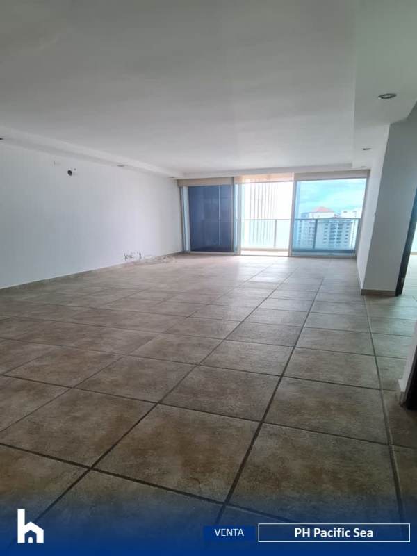 Private balcony with skyline views from penthouse apartment in PH Pacific Sea Punta Paitilla Panama