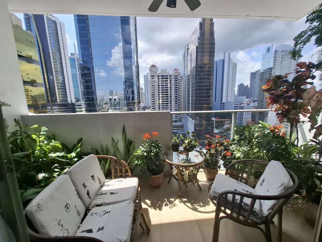 Master bedroom, closet, city views, natural light, PH Renaissance Tower Obarrio