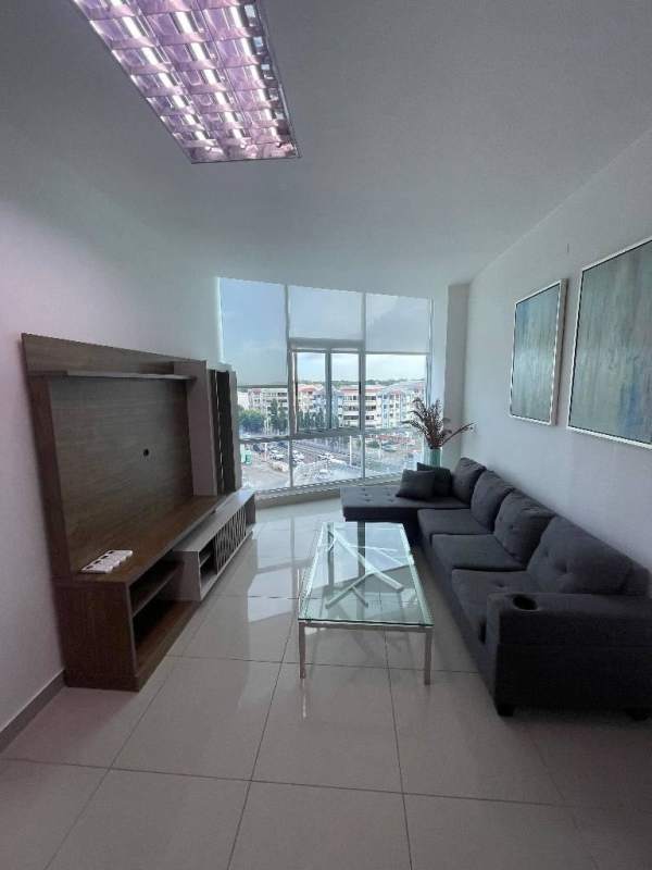 Furnished apartment kitchen with granite countertop and appliances in Costa del Este