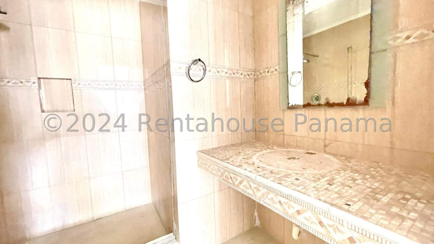 Large bedroom with panoramic ocean view windows PH Seascape Punta Paitilla Panama