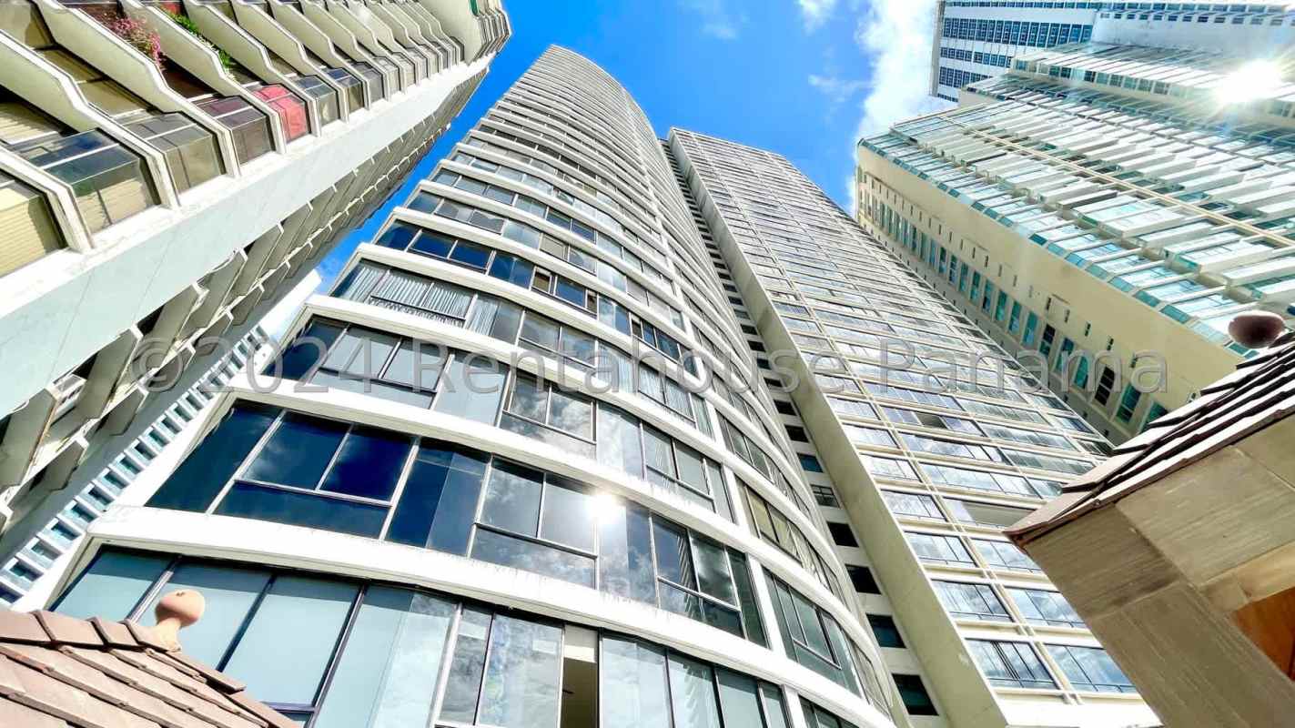 Half bathroom with decorative ceramic tiles PH Seascape Punta Paitilla Panama