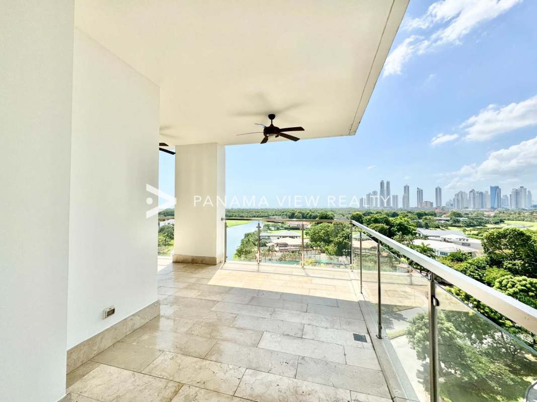 Luxury 4BR Condo PH Valery Point Santa María Golf Panama