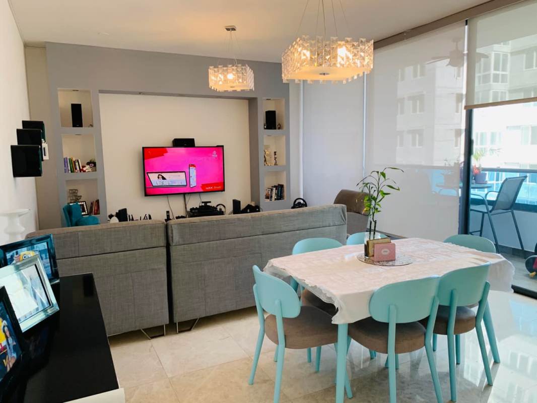 Modern kitchen with granite countertops and gas stove in Deluxe Residences Punta Paitilla Panama