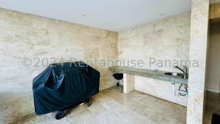 Apartment for Sale in San Francisco - 3 bedrooms