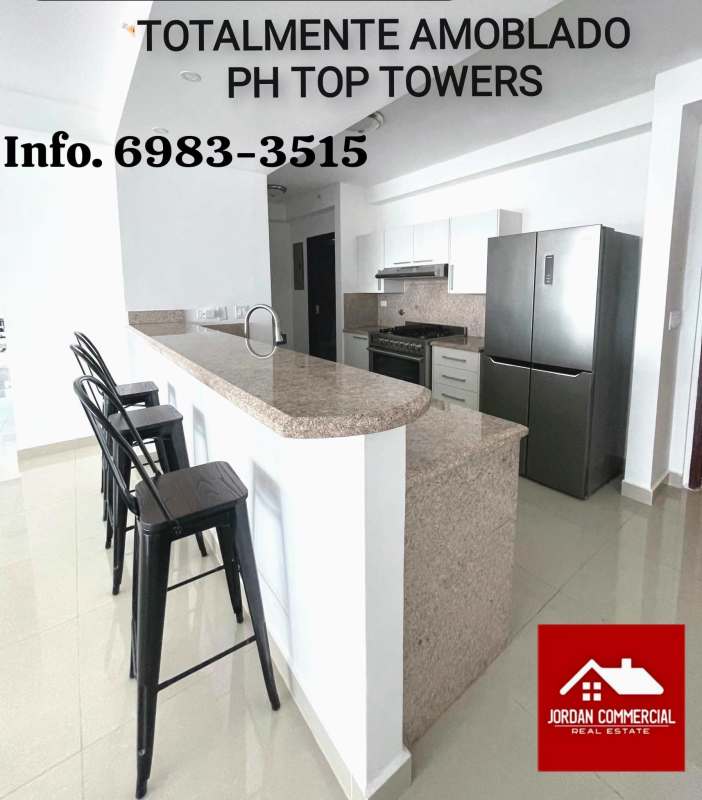Bedroom with balcony access and city views at PH Top Towers Panama