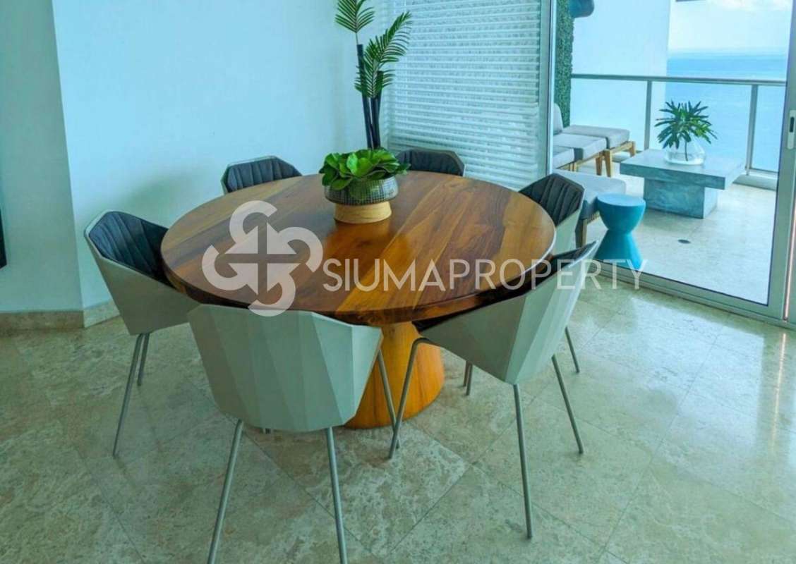 Panoramic balcony with glass railings and ocean bay view in PH BICSA Tower Avenida Balboa Panama City