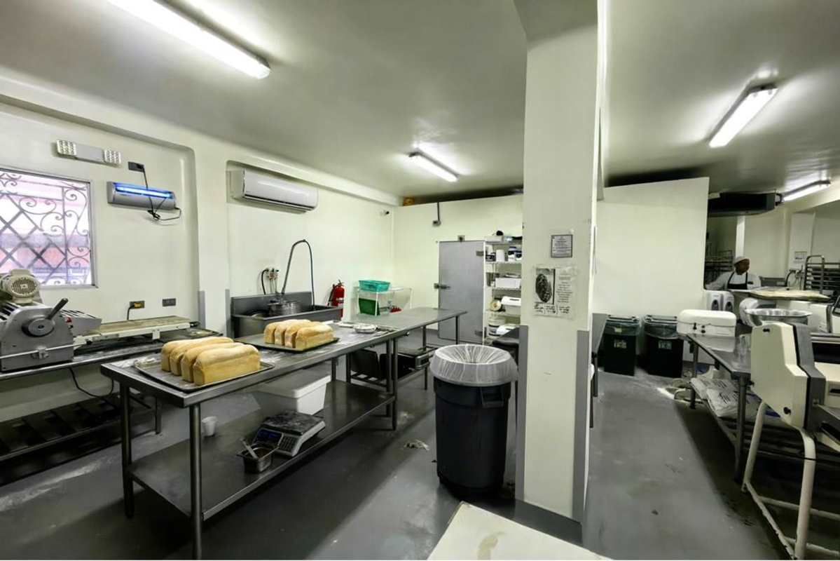 Commercial bakery prep zone with ovens, counters, equipment San Francisco Panama