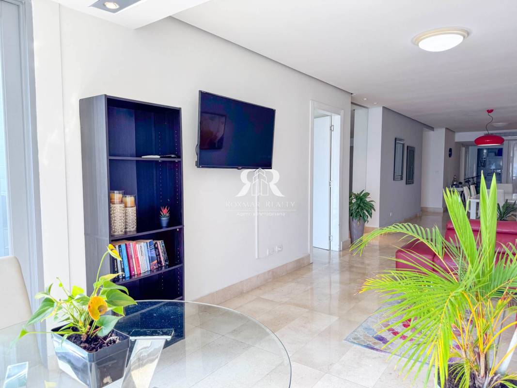 Luxury Furnished Condo for Rent Yoo Panama Avenida Balboa - View 3