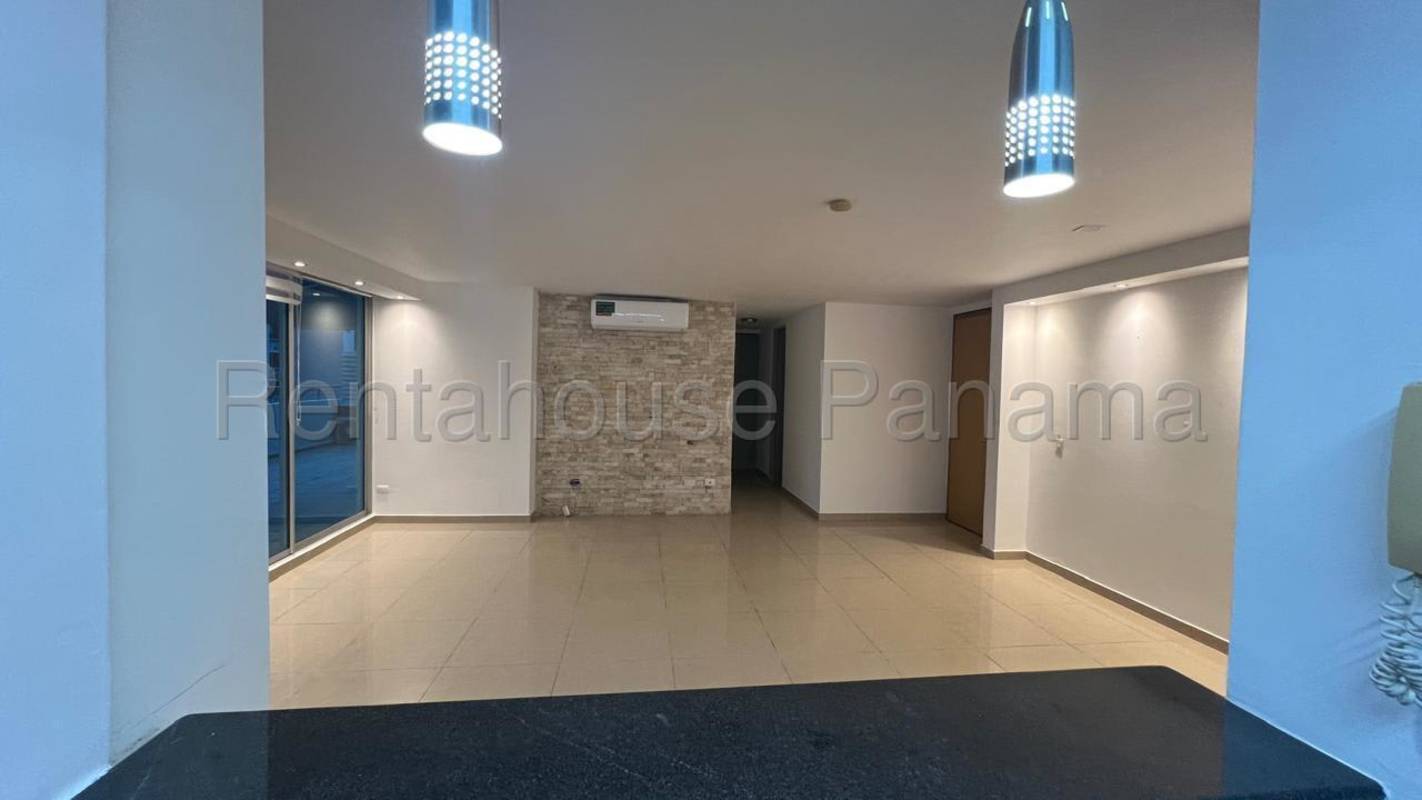 Modern lobby with reception desk and elevators PH Citrus Panama